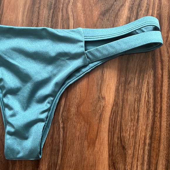 Billabong Isla Sol Searcher Bikini Bottom - Picture 5 of 11